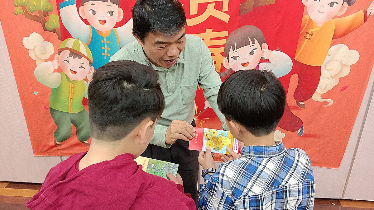 成功國小攜手棉織品專賣店 寒冬送暖關愛兒少之家孩子 成功國小攜手棉織品專賣店 寒冬送暖關愛兒少之家孩子