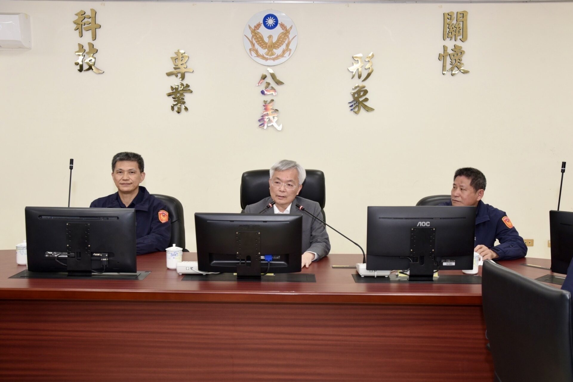 警政署長張榮興春節前慰問臺南警 感謝辛勞守護治安 警政署長張榮興春節前慰問臺南警 感謝辛勞守護治安