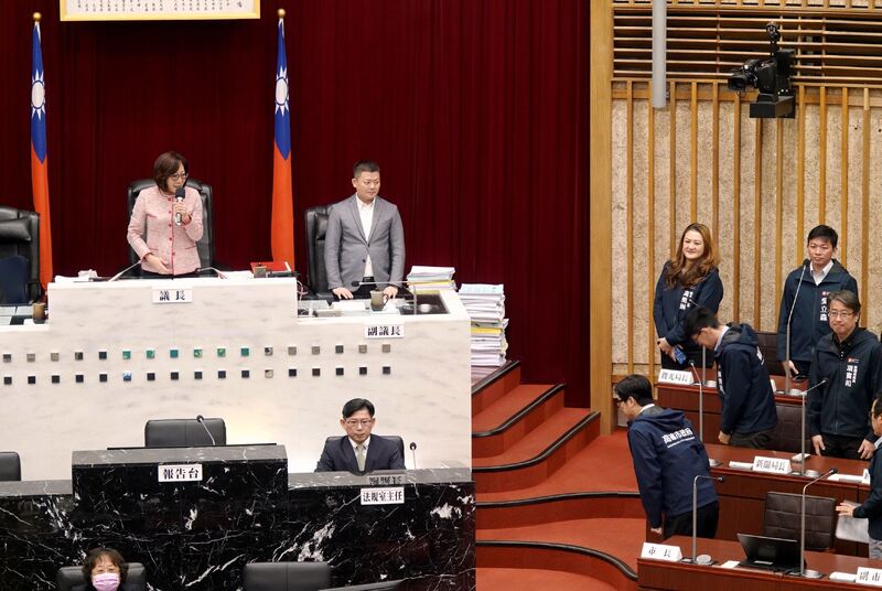 高雄市議會第4屆第7次臨時會閉幕;歲入及歲出各刪減1億8504萬7千元 高雄市議會第4屆第7次臨時會閉幕;歲入及歲出各刪減1億8504萬7千元