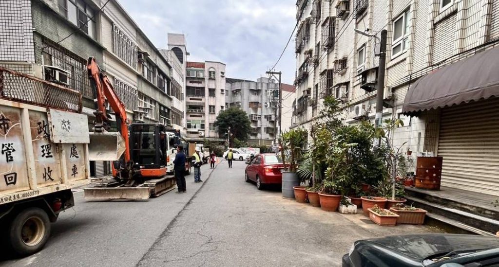 神龍擺尾大掃除 洗迎財蛇淨壢城