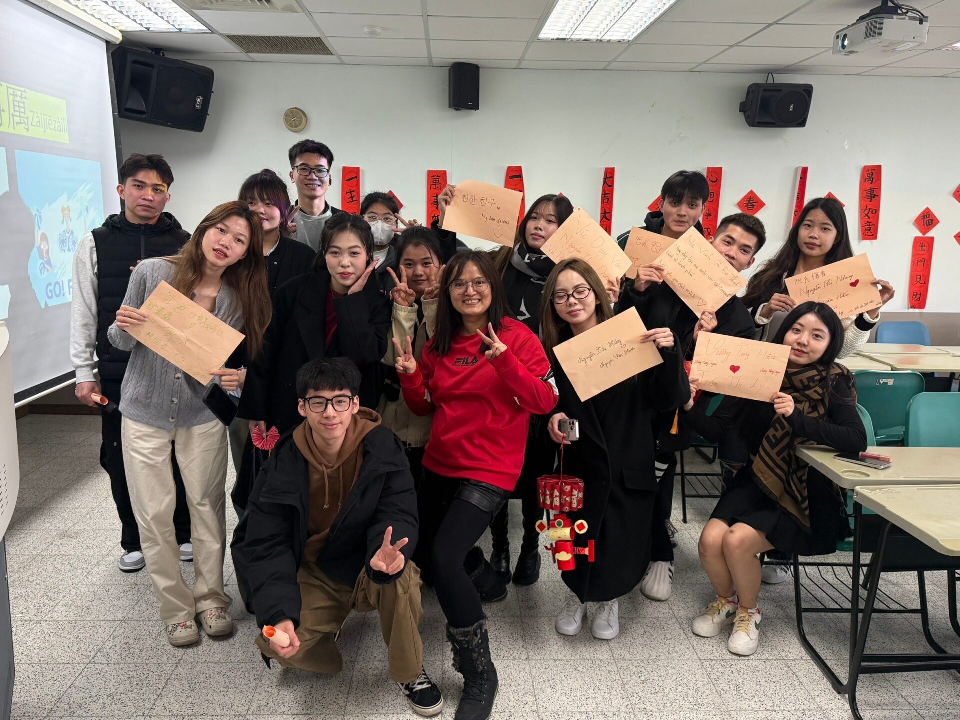 開南大學迎蛇年舉辦春節活動 外籍生在台感受家的溫暖 開南大學迎蛇年舉辦春節活動 外籍生在台感受家的溫暖