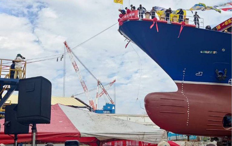 新船啟航迎新年 船員關懷不間斷 新船啟航迎新年 船員關懷不間斷