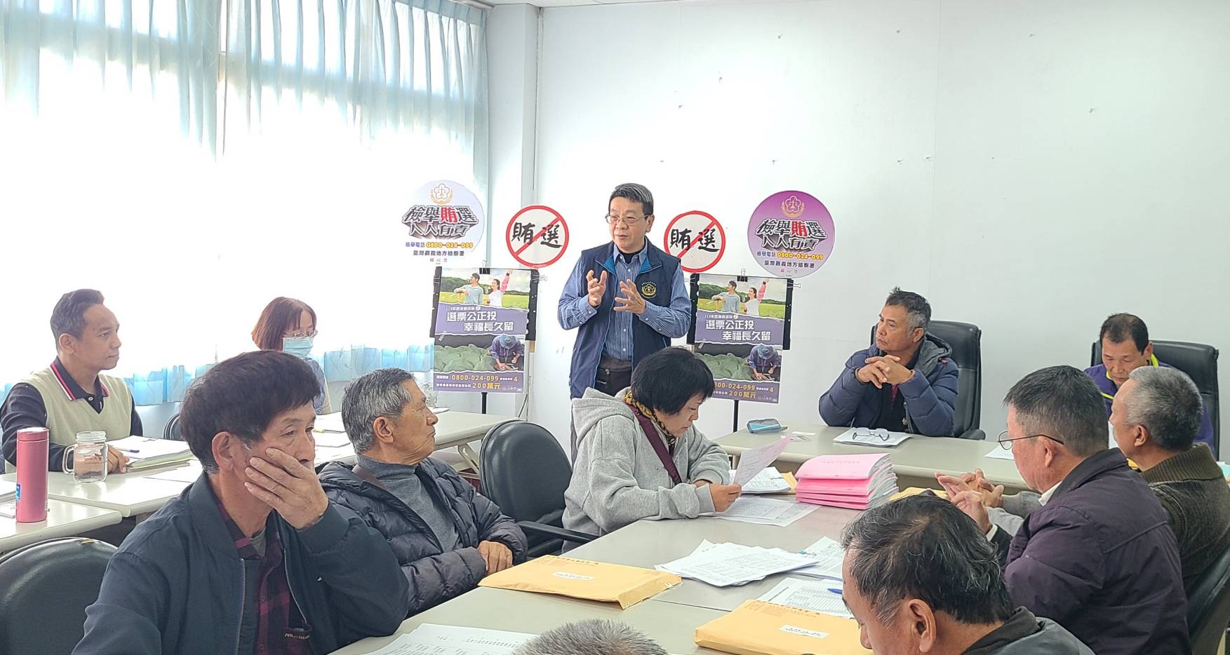 嘉義地檢署年前全力宣導反賄選 呼籲勿假借年節犒賞名義集體出遊、招待餐會或送禮 嘉義地檢署年前全力宣導反賄選 呼籲勿假借年節犒賞名義集體出遊、招待餐會或送禮