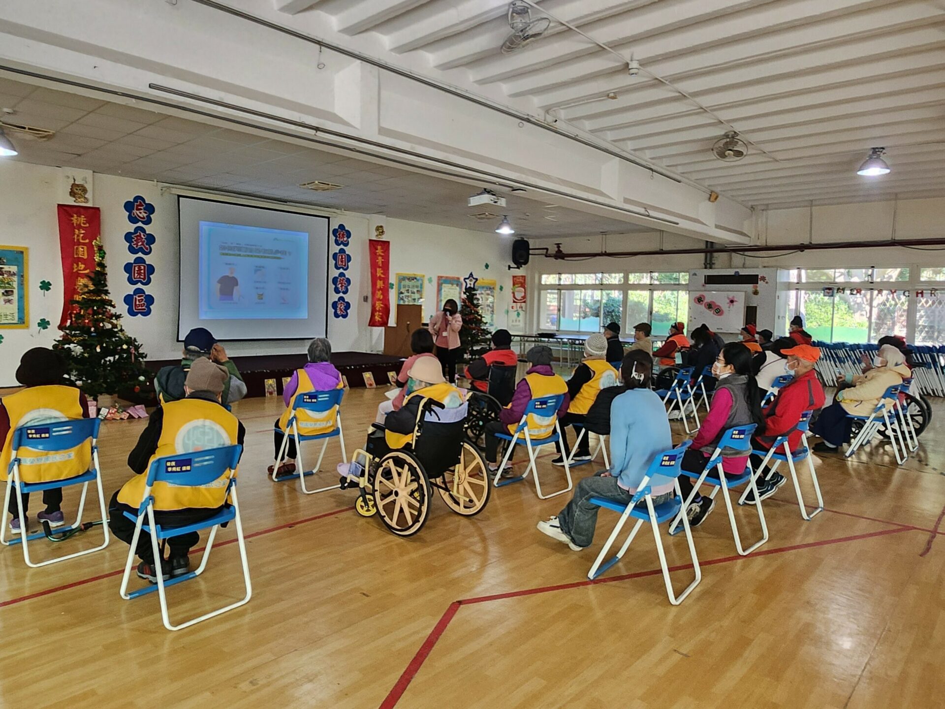 桃園榮家舉辦春節衛生講座 教導長輩預防肌少症維持健康 桃園榮家舉辦春節衛生講座 教導長輩預防肌少症維持健康