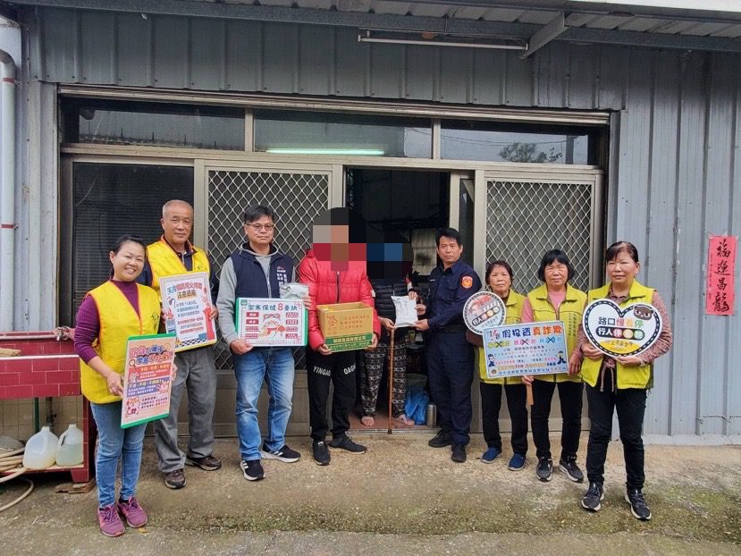 中市警年前送暖 東勢分局春節宣導深入地方角落 中市警年前送暖 東勢分局春節宣導深入地方角落