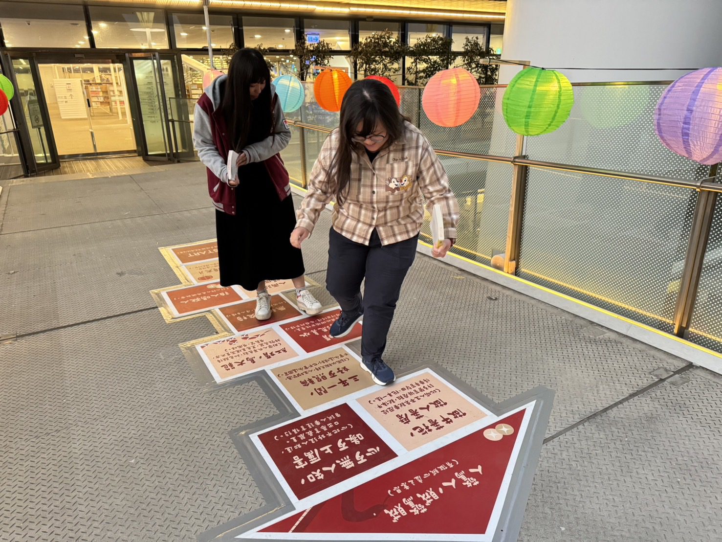 寒假活動不停歇,高市圖國際繪本中心推出《蛇來蛇去》新年主題書展 寒假活動不停歇,高市圖國際繪本中心推出《蛇來蛇去》新年主題書展