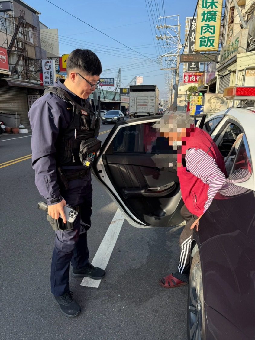 老嫗迷路竟離家6公里 受困望高寮警護送回家 老嫗迷路竟離家6公里 受困望高寮警護送回家