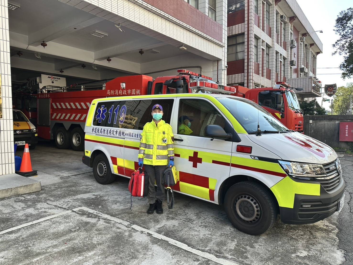 餐廳老闆突失去呼吸心跳 休假消防員路過參與急救 餐廳老闆突失去呼吸心跳 休假消防員路過參與急救