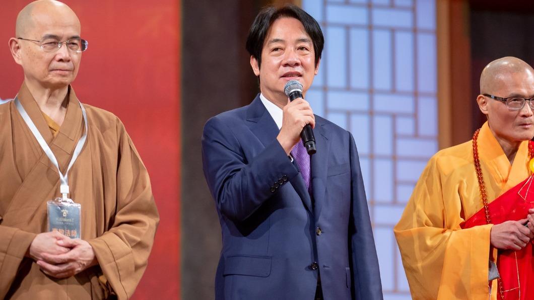 金山法鼓山除夕夜撞鐘 賴清德、馬英九午夜現身祈福 為新的一年揭開序幕 金山法鼓山除夕夜撞鐘 賴清德、馬英九午夜現身祈福 為新的一年揭開序幕