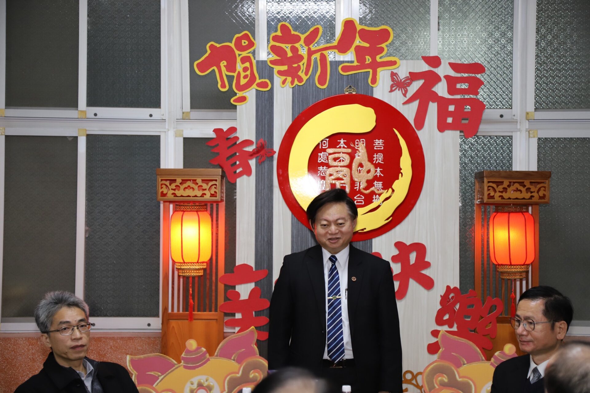 矯正署長春節慰問監所留守人員 致贈加菜金、水果禮盒 矯正署長春節慰問監所留守人員 致贈加菜金、水果禮盒