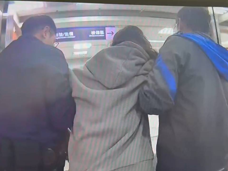 妻子突發病情況危急 桃警開道搶命7分鐘送醫