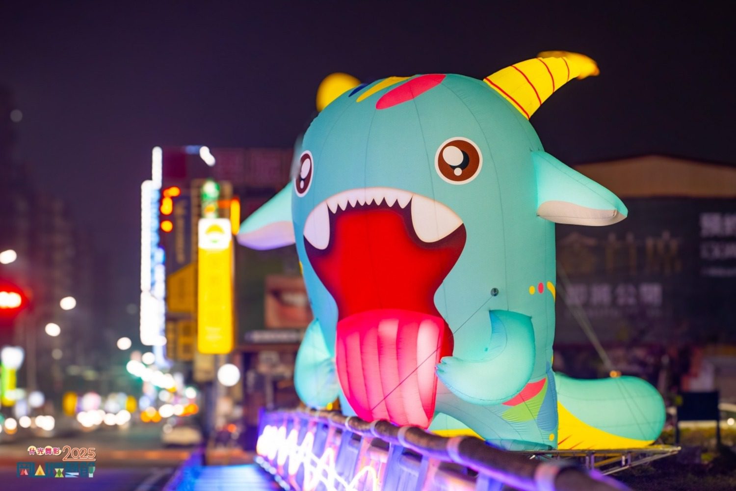 高雄觀光魅力吸引全台旅客 賞新年燈會順遊美景、嘗美食 高雄觀光魅力吸引全台旅客 賞新年燈會順遊美景、嘗美食