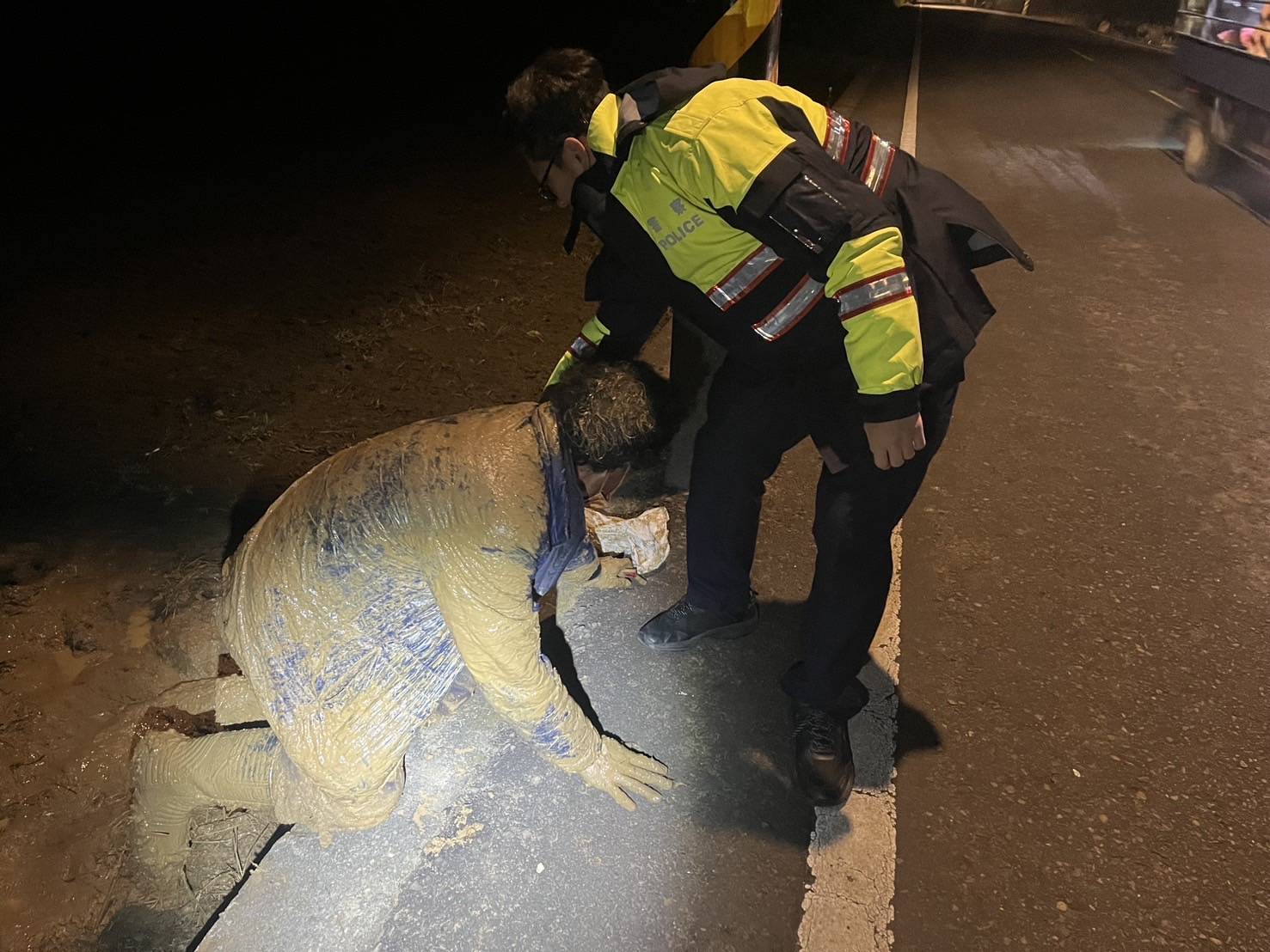 大園警化身暖男 助迷途老翁重返溫暖家園 大園警化身暖男 助迷途老翁重返溫暖家園