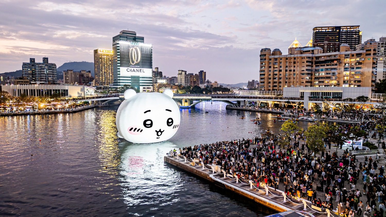 高雄冬日樂園開園一週累計320萬參觀人次 本週發送提燈及遊港 將再掀活動高潮 高雄冬日樂園開園一週累計320萬參觀人次 本週發送提燈及遊港 將再掀活動高潮