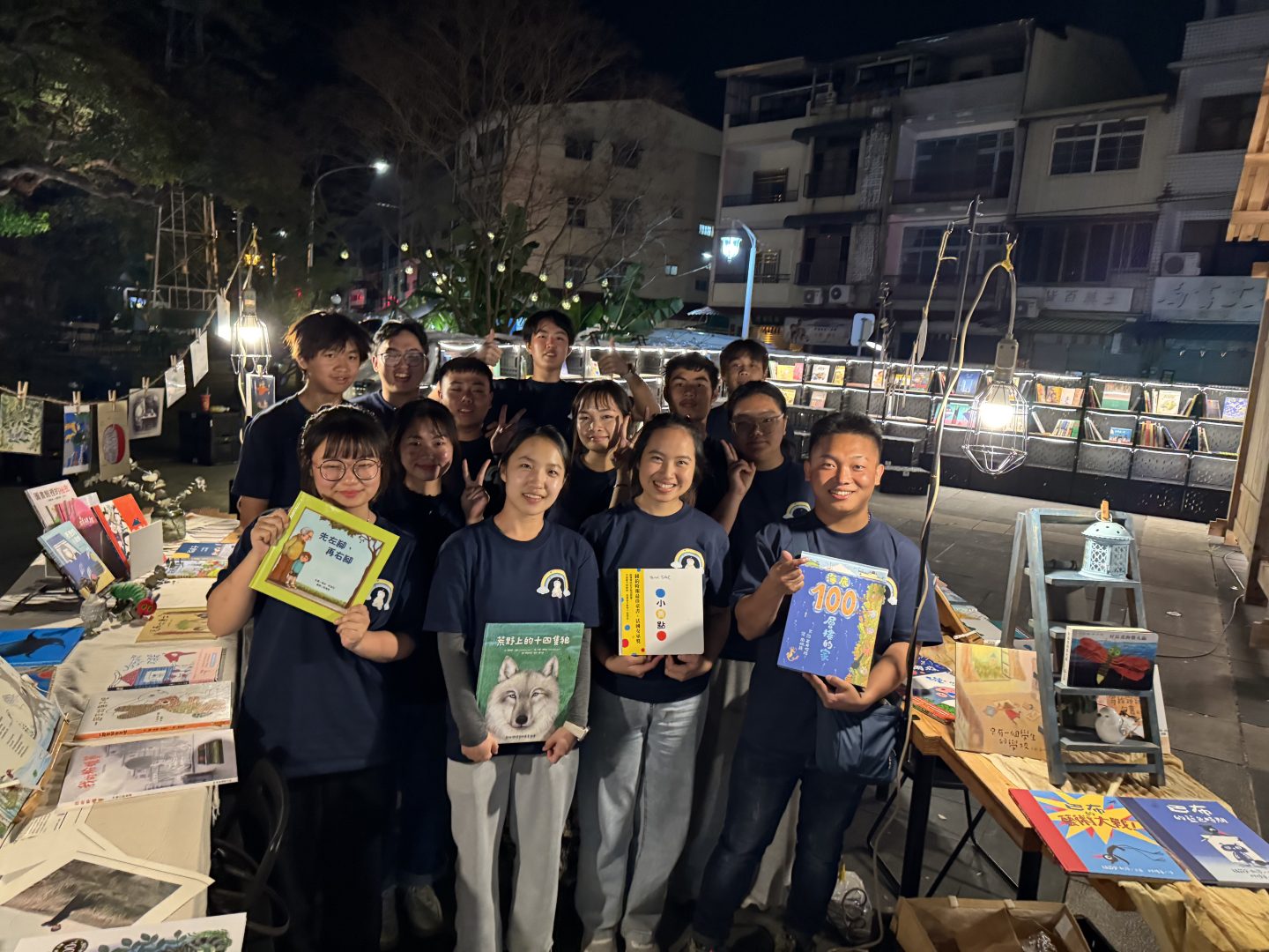 中山工商商業經營科僑生學以致用 春節參與搖籃閱讀市集  另類華語學習收穫頗豐