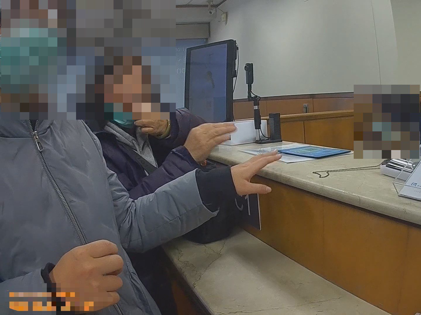 詐騙盛行要當心 長榮警阻婦人遭詐50萬元 詐騙盛行要當心 長榮警阻婦人遭詐50萬元