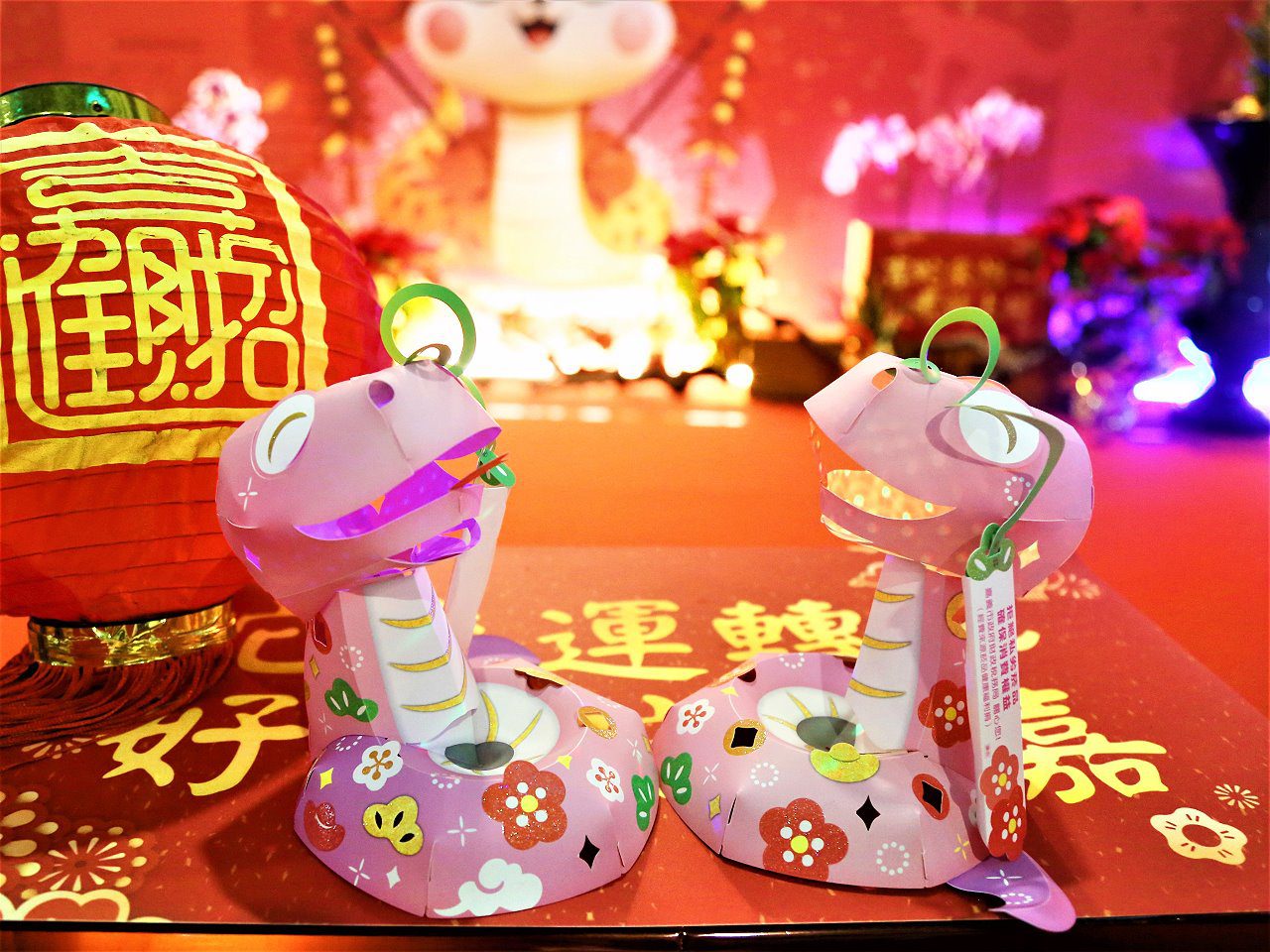 結合疫苗接種站 嘉市小花蛇提燈2/6起連三天發送 結合疫苗接種站 嘉市小花蛇提燈2/6起連三天發送