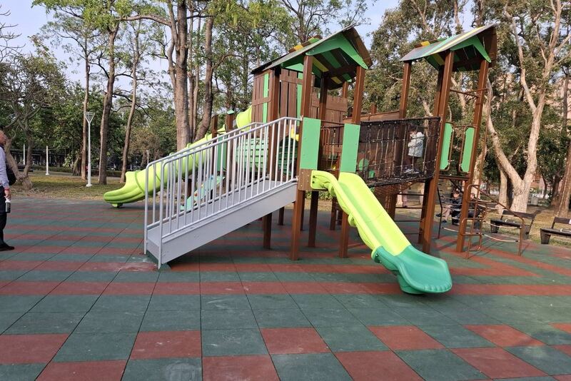 高雄鳳山大東濕地公園全新兒童遊戲場啟用 打造共融式遊憩空間 高雄鳳山大東濕地公園全新兒童遊戲場啟用 打造共融式遊憩空間