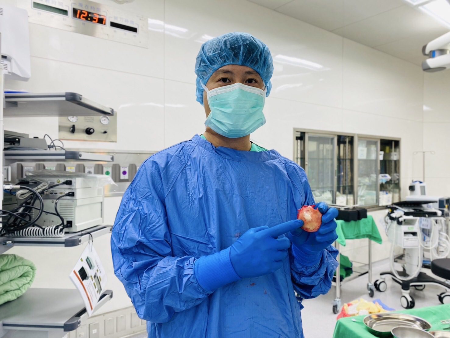 高雄秀傳醫院反置肩關節換術創奇蹟  八旬翁重燃網球冠軍夢 高雄秀傳醫院反置肩關節換術創奇蹟  八旬翁重燃網球冠軍夢