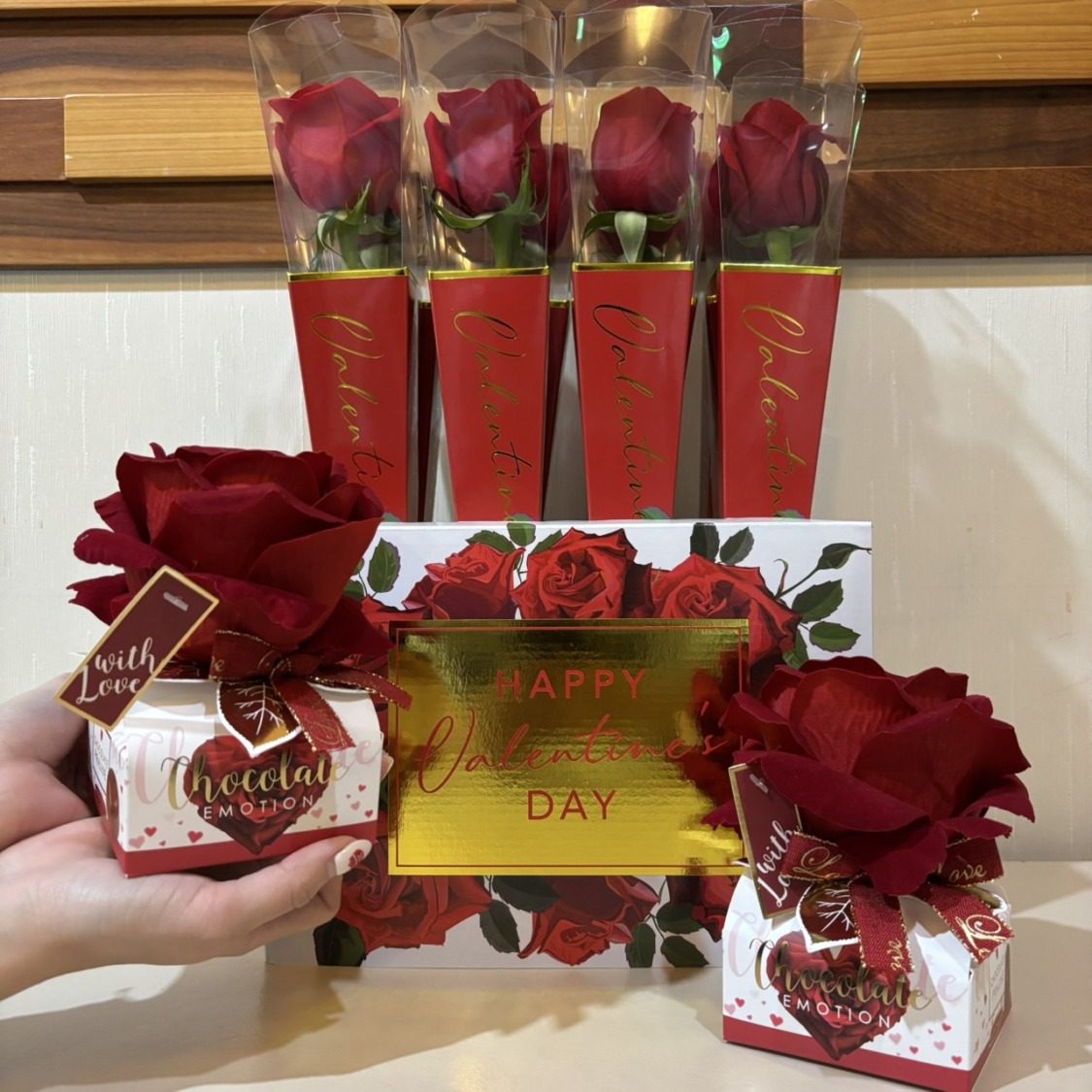 統一集團情人節放閃!8大通路祭出7萬朵進口玫瑰攻心 統一集團情人節放閃!8大通路祭出7萬朵進口玫瑰攻心