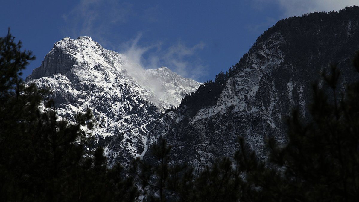 寒流來襲 高山降雪 山友登山風險升高 登山前務必三思 寒流來襲 高山降雪 山友登山風險升高 登山前務必三思