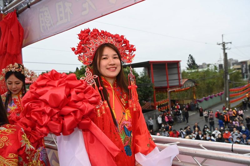 大福興宮拋繡球招親大會促成良緣 重現古式招親場景 大福興宮拋繡球招親大會促成良緣 重現古式招親場景