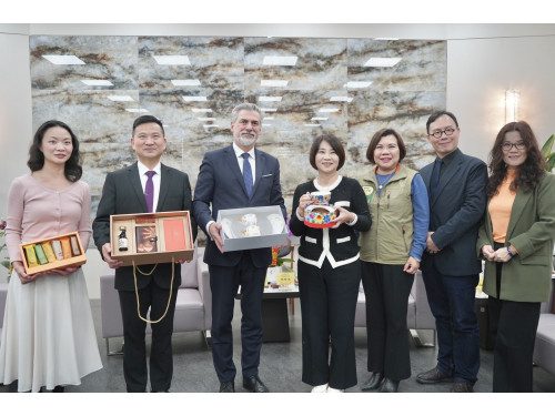 波蘭辦事處長高則叡拜會縣長周春米 雙方探討能源轉型 盼共創產業合作 波蘭辦事處長高則叡拜會縣長周春米 雙方探討能源轉型 盼共創產業合作