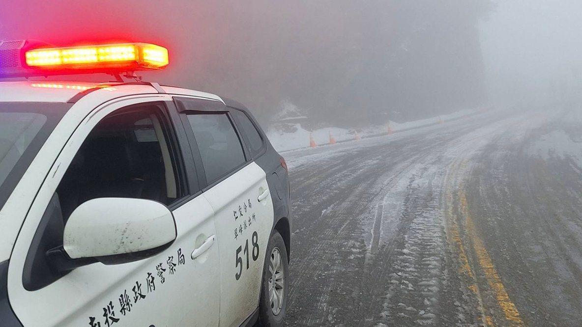 合歡山迎雪季!仁愛警分局啟動交通管制與疏導措施 合歡山迎雪季!仁愛警分局啟動交通管制與疏導措施