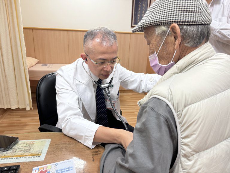 翁腹痛險喪命 台中慈濟微創血管內錨釘救命 翁腹痛險喪命 台中慈濟微創血管內錨釘救命
