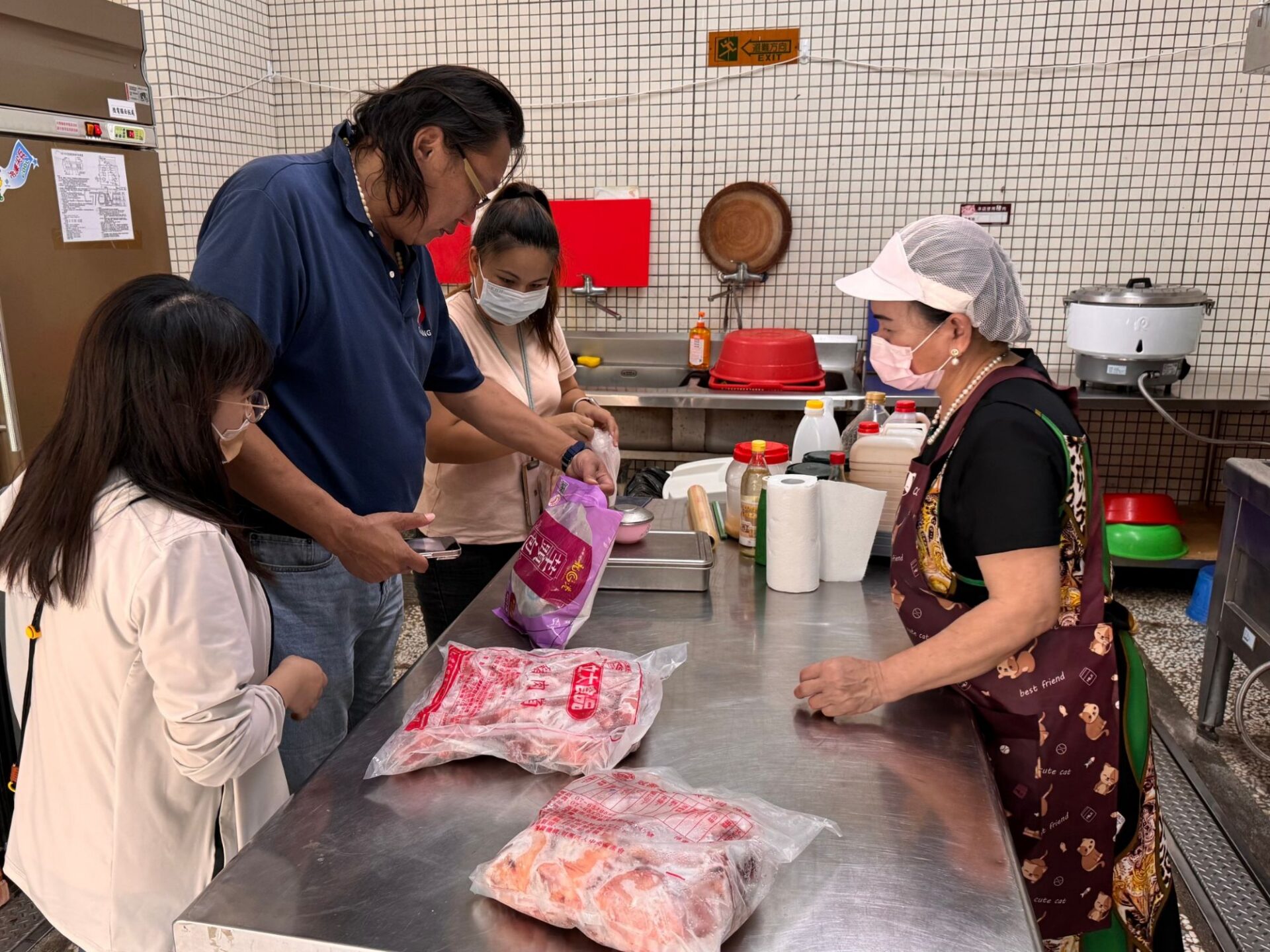 為學校午餐安全把關!臺東辦理學校午餐衛生抽查 守護學童飲食安全 為學校午餐安全把關!臺東辦理學校午餐衛生抽查 守護學童飲食安全
