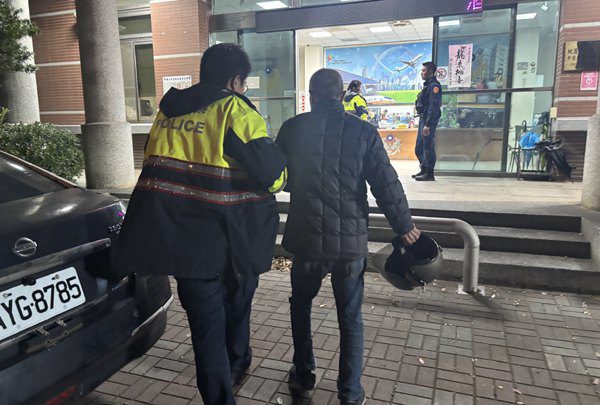 家住台北準備去基隆找朋友 卻騎到中壢幸在警方協助返家 家住台北準備去基隆找朋友 卻騎到中壢幸在警方協助返家