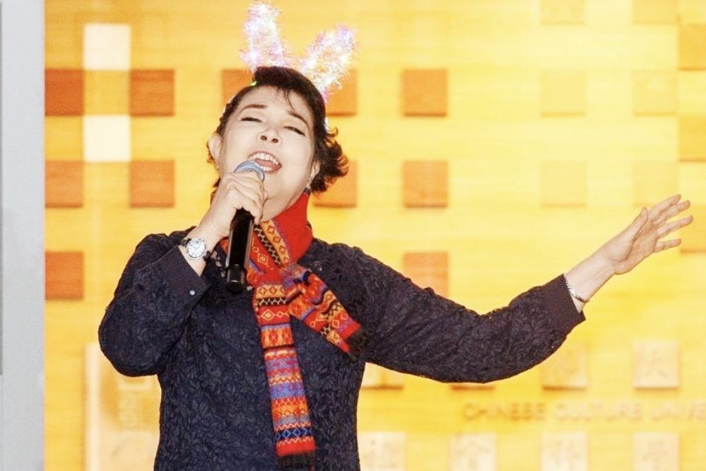 敲響國北和平鐘x獻唱奇異恩典 國際和平大使簡文秀2/19為世界和平獻上最誠摯祝福 敲響國北和平鐘x獻唱奇異恩典 國際和平大使簡文秀2/19為世界和平獻上最誠摯祝福