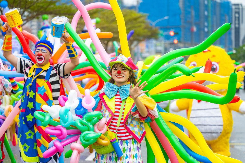 2025台灣燈會在桃園 開幕踩街遊行熱鬧登場 2025台灣燈會在桃園 開幕踩街遊行熱鬧登場