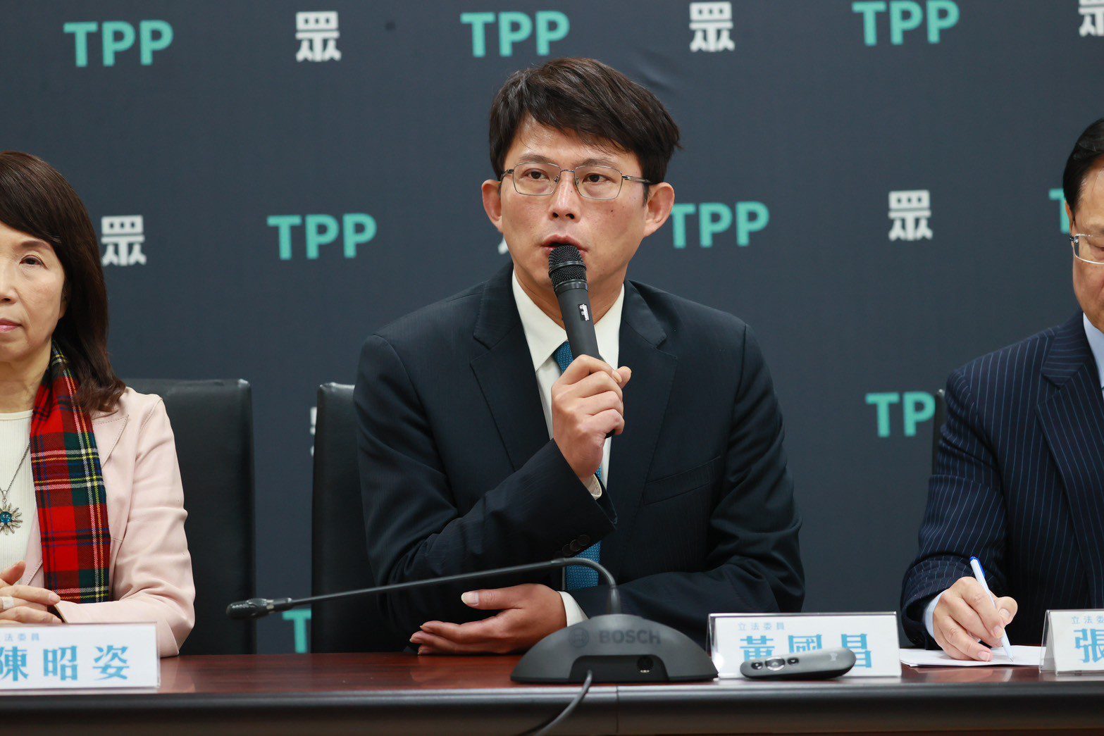 選罷法覆議案遭否決 黃國昌:民進黨只會覆議與釋憲 選罷法覆議案遭否決 黃國昌:民進黨只會覆議與釋憲