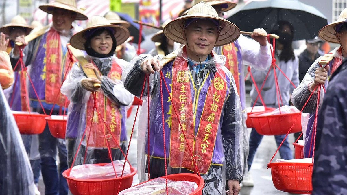「米糕賀天官 福滿迎元宵」 南投受天宮擔桃祈福傳承百年信仰 「米糕賀天官 福滿迎元宵」 南投受天宮擔桃祈福傳承百年信仰