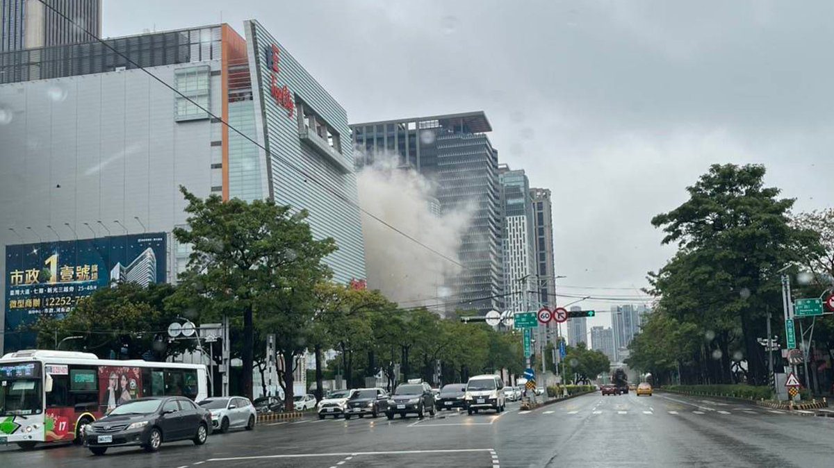 台中新光三越驚傳氣爆 釀4死26傷 12樓疑施工釀禍 救援持續進行 台中新光三越驚傳氣爆 釀4死26傷 12樓疑施工釀禍 救援持續進行