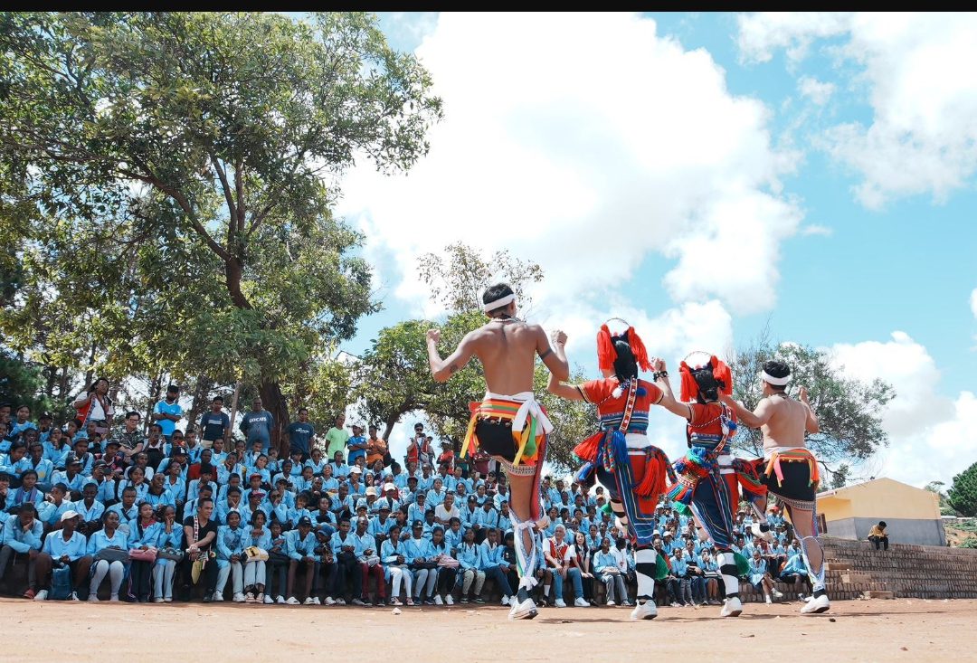 花蓮縣出訪團首次前進馬達加斯加學生文化交流 近距離建立南島家人雙方深厚情誼 花蓮縣出訪團首次前進馬達加斯加學生文化交流 近距離建立南島家人雙方深厚情誼