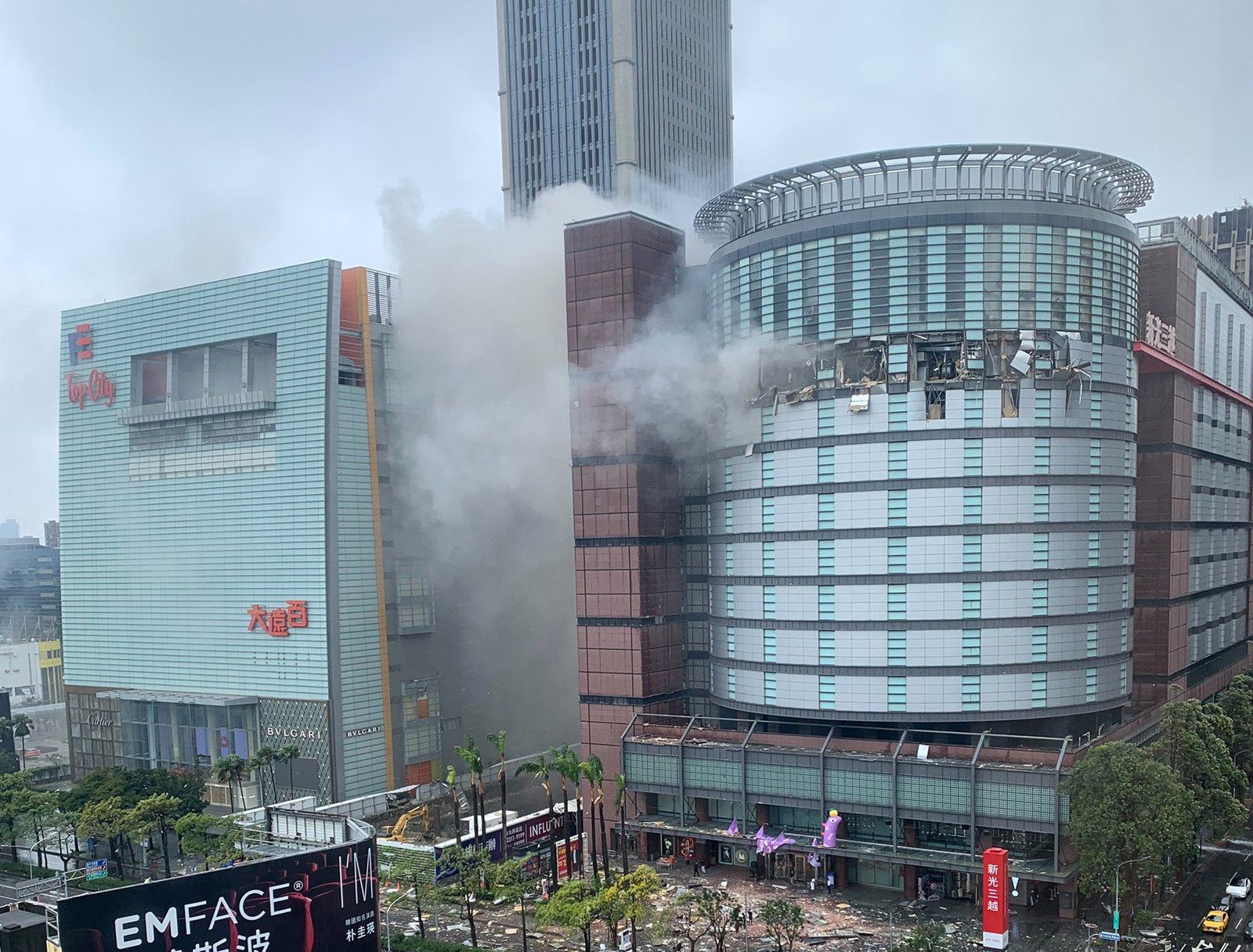 台中新光三越氣爆釀4死30傷  市府要求百貨停業