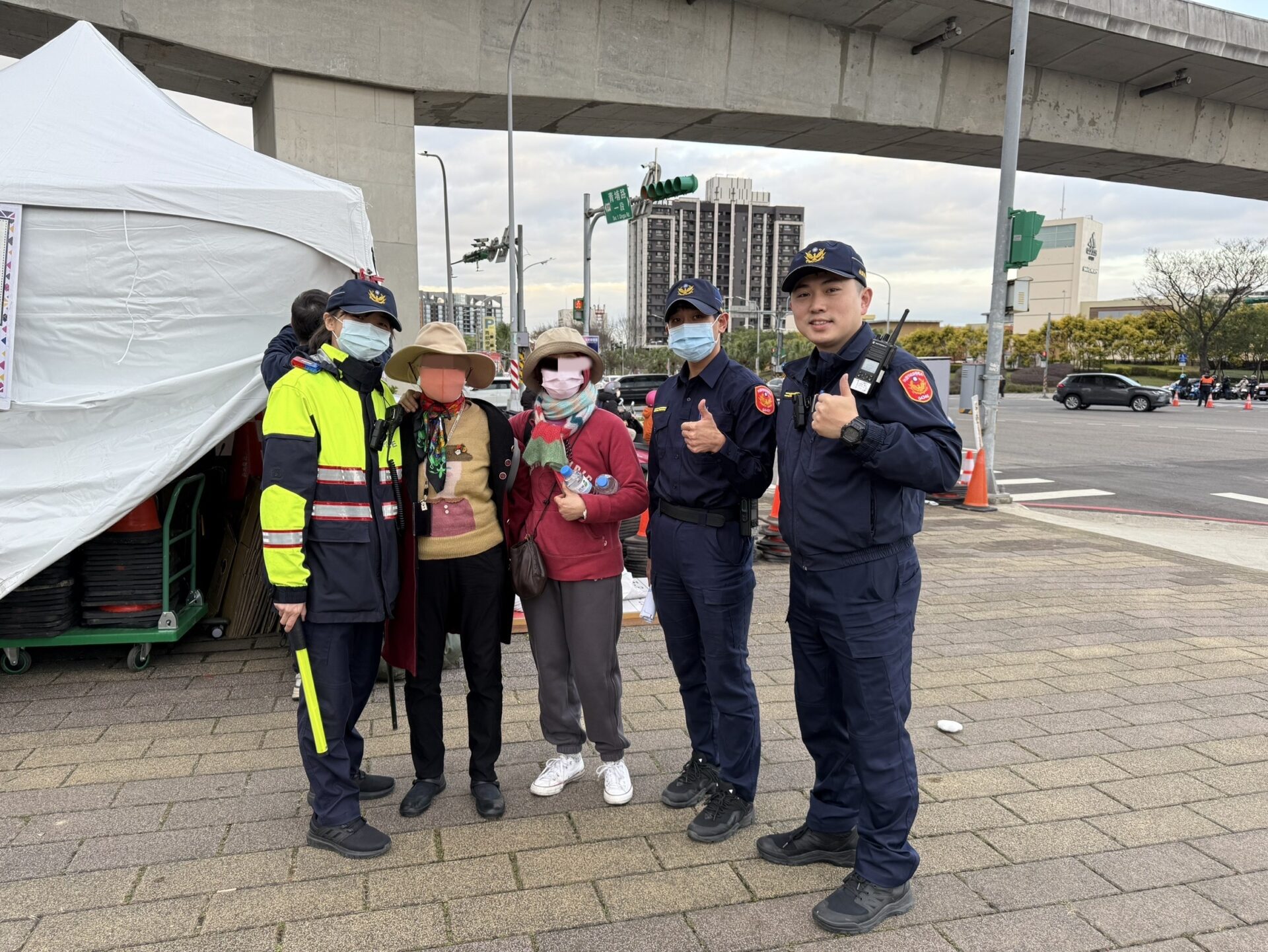8旬老婦燈會人潮中走散 中壢警火速尋人助團圓 8旬老婦燈會人潮中走散 中壢警火速尋人助團圓