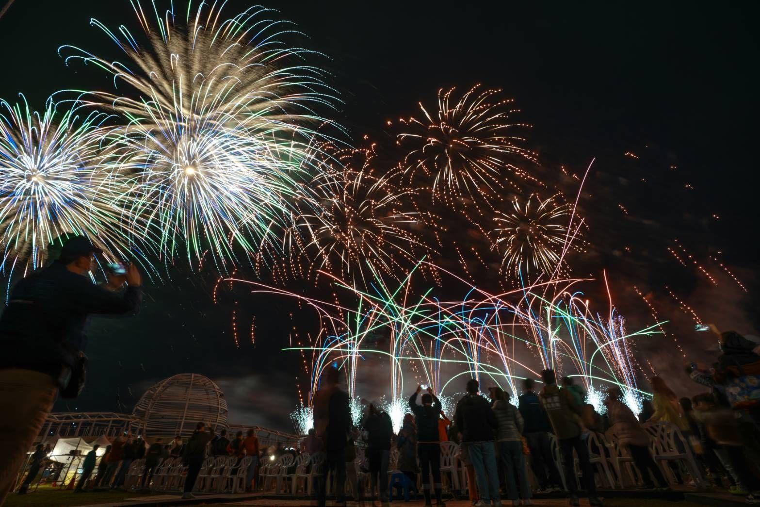 愛在元宵 浪漫煙火照亮臺東夜空