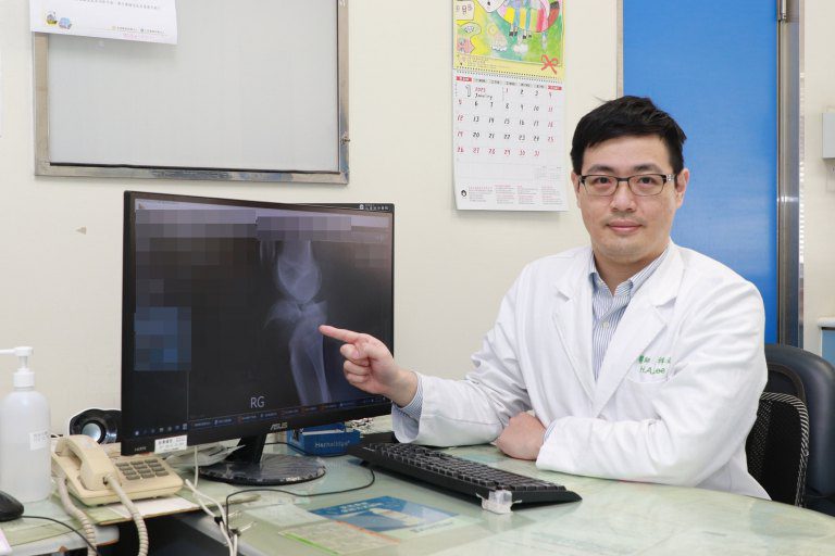 右膝近端脛骨骨折合併生長板受損　仁愛長庚醫復位固定手術助復原