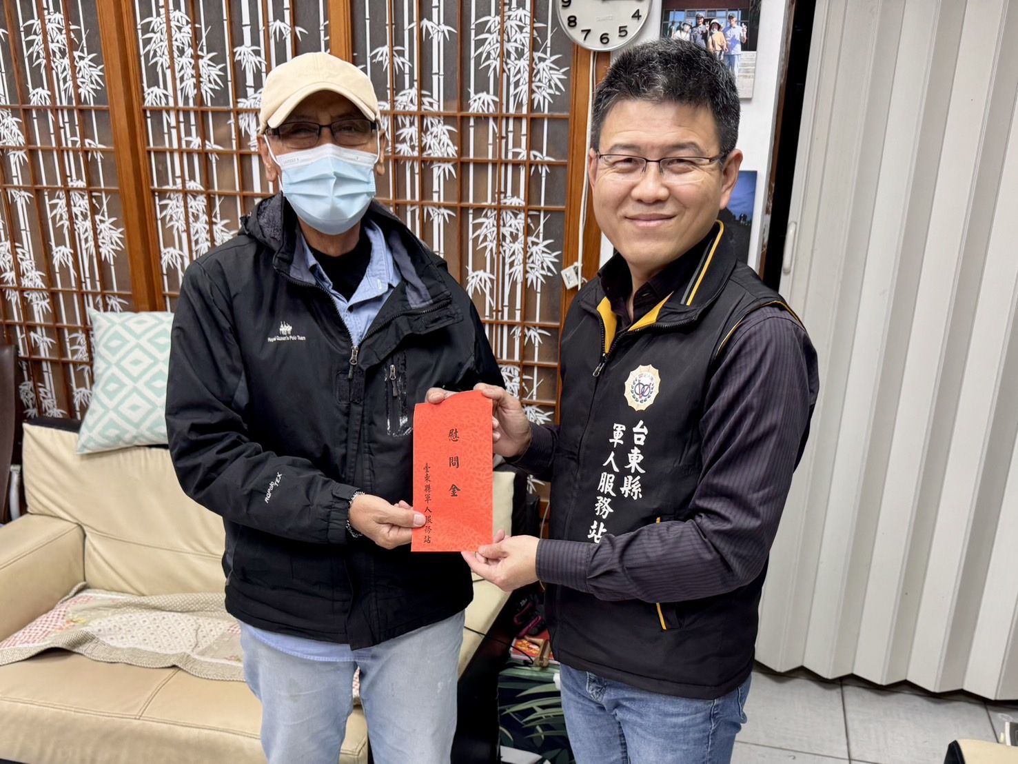 陸軍中士父親重症療養   臺東軍人服務站探視關懷