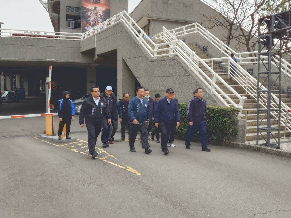 台灣燈會湧入大量人潮 桃警長吳坤旭慰問平鎮執勤警力 台灣燈會湧入大量人潮 桃警長吳坤旭慰問平鎮執勤警力