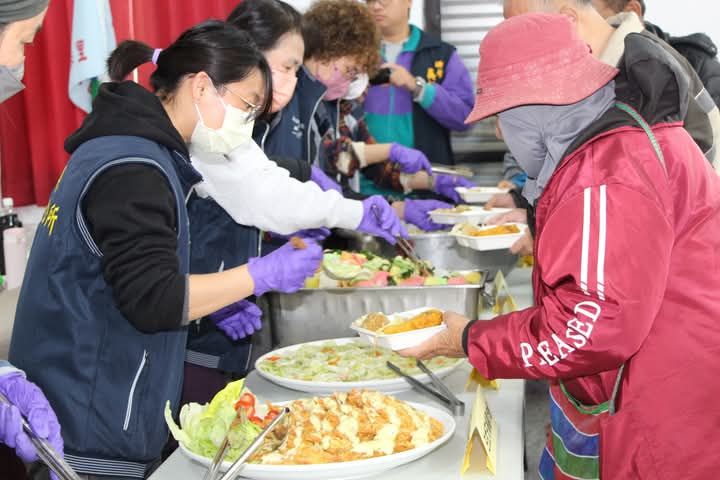 社團法人台灣愛心餐飲協會送愛心到關山    拋磚引玉、帶來「善的循環」 社團法人台灣愛心餐飲協會送愛心到關山    拋磚引玉、帶來「善的循環」