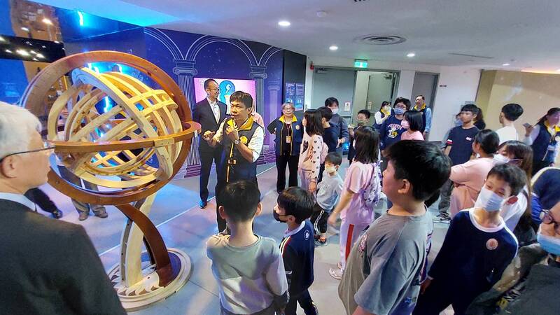 翻轉大未來 點燃科學夢 偏鄉科學小樹苗科工館探索科技奧秘 翻轉大未來 點燃科學夢 偏鄉科學小樹苗科工館探索科技奧秘