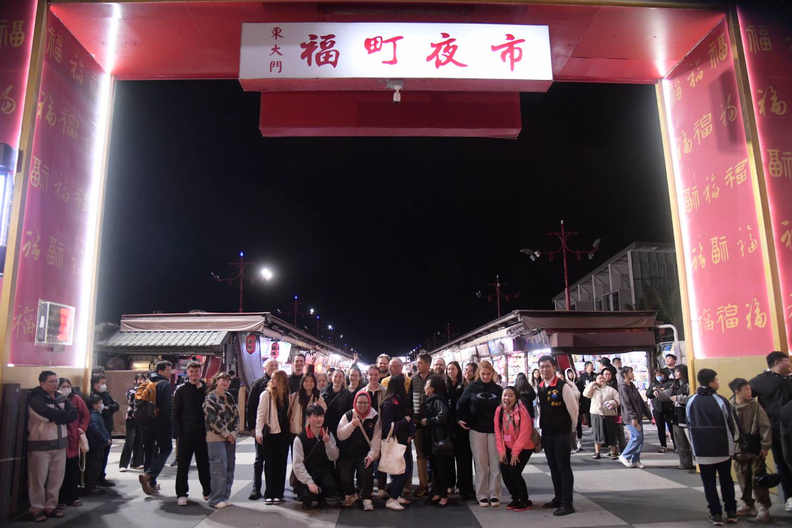 德國凱爾學院連二年訪問花蓮 品嘗東大門「夜市王」套餐大讚滿分 德國凱爾學院連二年訪問花蓮 品嘗東大門「夜市王」套餐大讚滿分