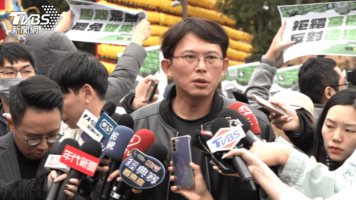 黃國昌力挺「掃除綠衛兵」 遭民眾嗆「下台」 黃國昌力挺「掃除綠衛兵」 遭民眾嗆「下台」