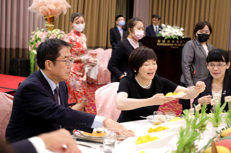 當年黃偉哲準備6種芒果招待安倍昭惠夫人 讓她盛讚難忘 當年黃偉哲準備6種芒果招待安倍昭惠夫人 讓她盛讚難忘