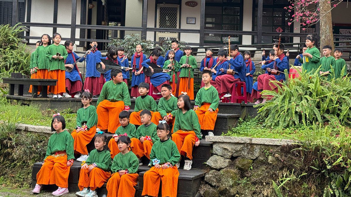 內湖國小櫻花季浪漫登場 音樂茶席共賞春日詩意 內湖國小櫻花季浪漫登場 音樂茶席共賞春日詩意