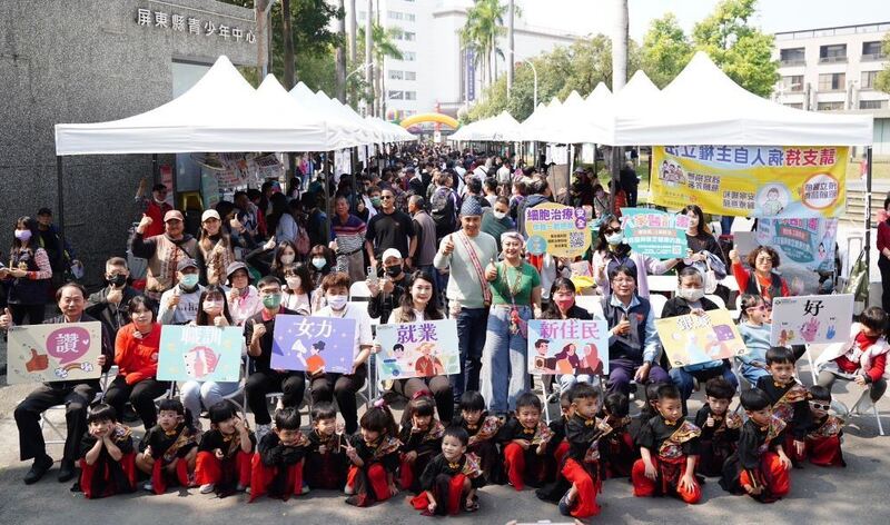 「2025蛇我其誰JUST DO IT 」屏東現場徵才活動 超過1500位民眾參加 初步媒合成功300職缺 「2025蛇我其誰JUST DO IT 」屏東現場徵才活動 超過1500位民眾參加 初步媒合成功300職缺